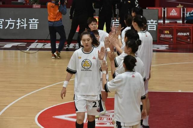 北京时间12月14日凌晨4:00，2023-24赛季欧冠小组赛F组第6轮，巴黎圣日尔曼客战多特蒙德。